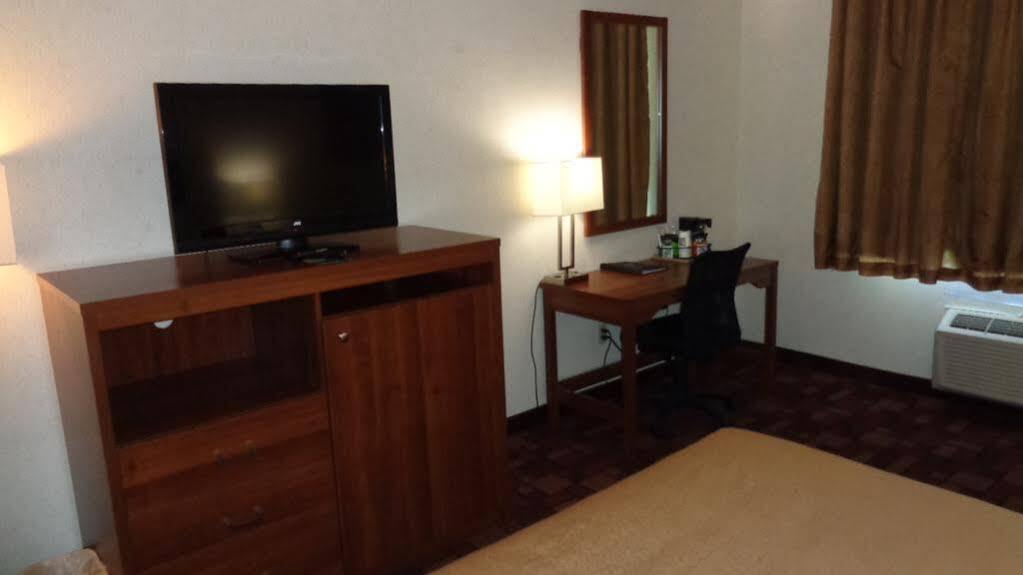 Econo Lodge Luverne I-90 Экстерьер фото